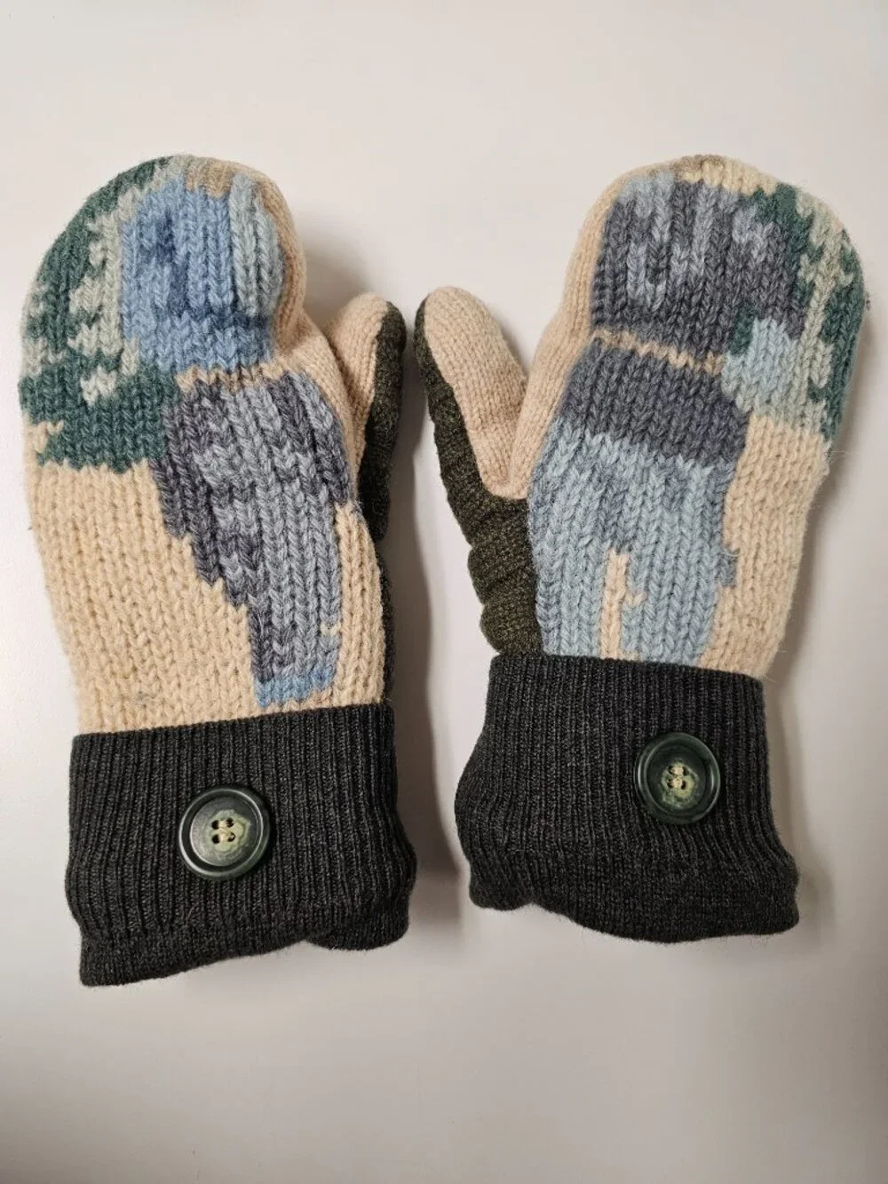 Unbranded mismatched set